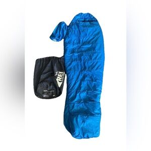 REI Co-op Zephyr 25°F Recycled Kids' Sleeping Bag Deep Dive Blue
Fits up to 66”